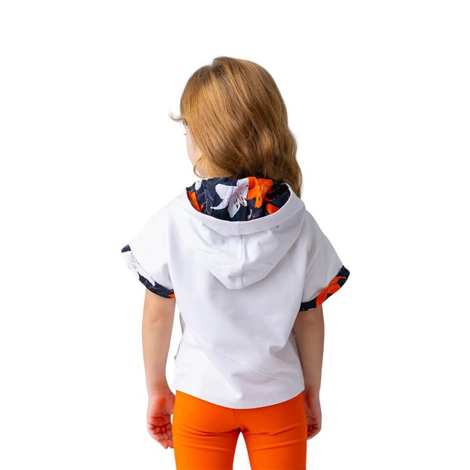 Kız Çocuk Kapüşonlu Sweat – Beyaz | Kısa Kollu, Rahat ve Modern Tasarım