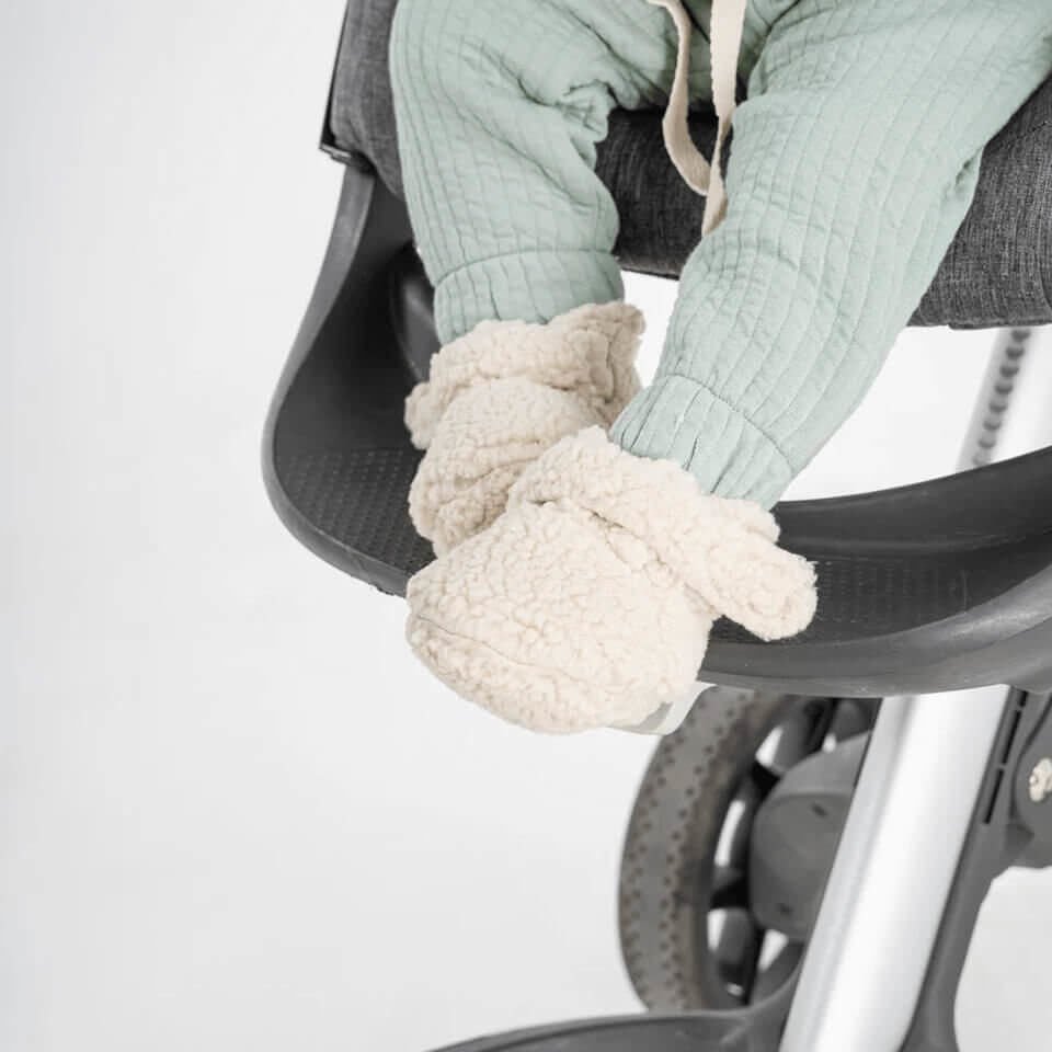 Bej Renk Peluş Patik | Rahat ve Konforlu İlk Adım Ayakkabısı