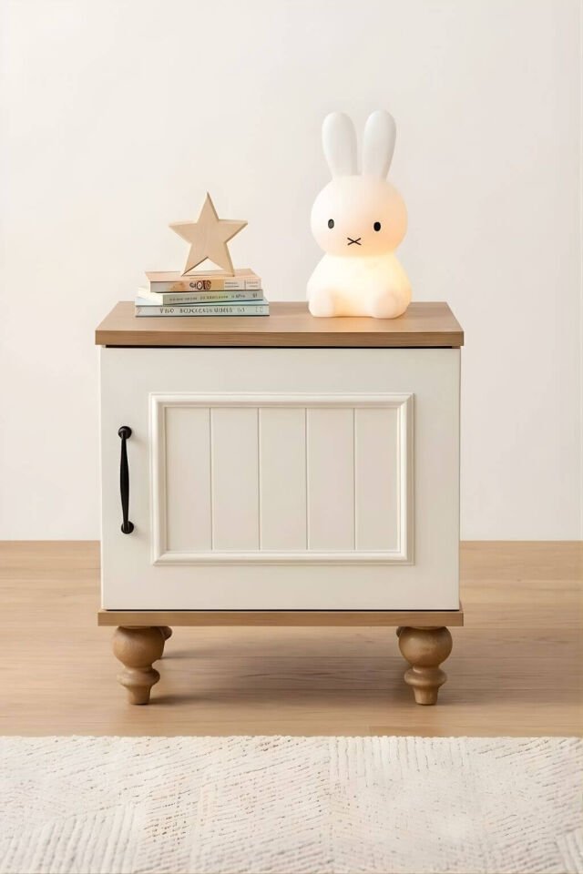 Nefes Komodin | MDF Gövde | Ağaç Ayaklar | Şık ve Kullanışlı Genç Odası Komodini