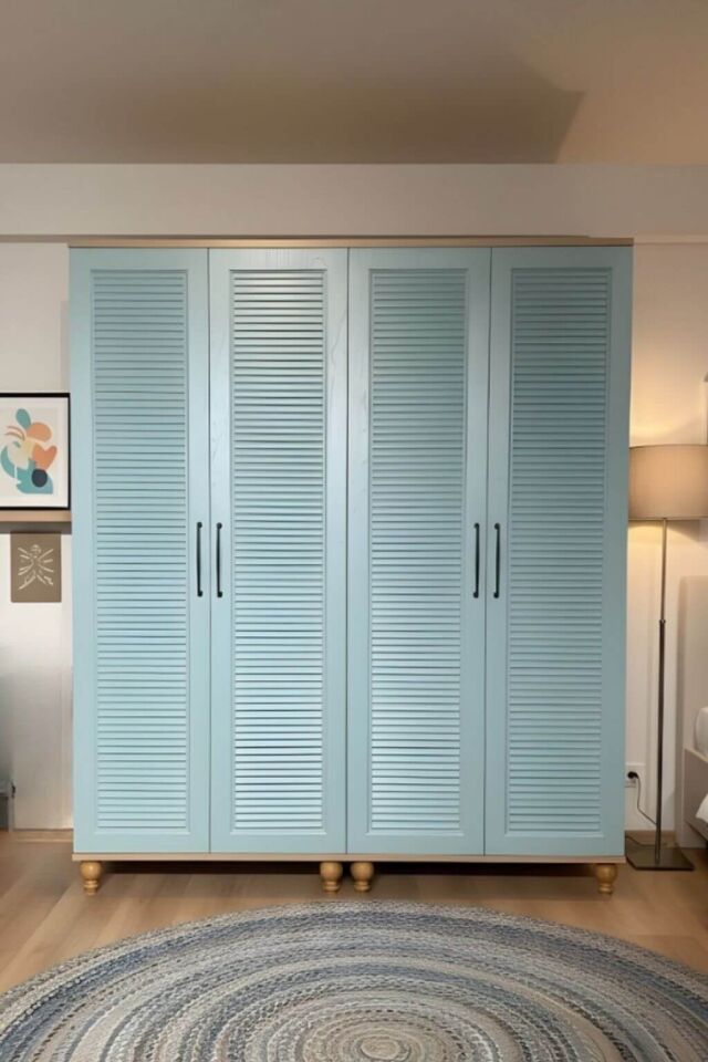 Mavi 4 Kapaklı Dolap | MDF Gövde | Ağaç Ayaklar | Geniş ve Şık Genç Odası Dolabı