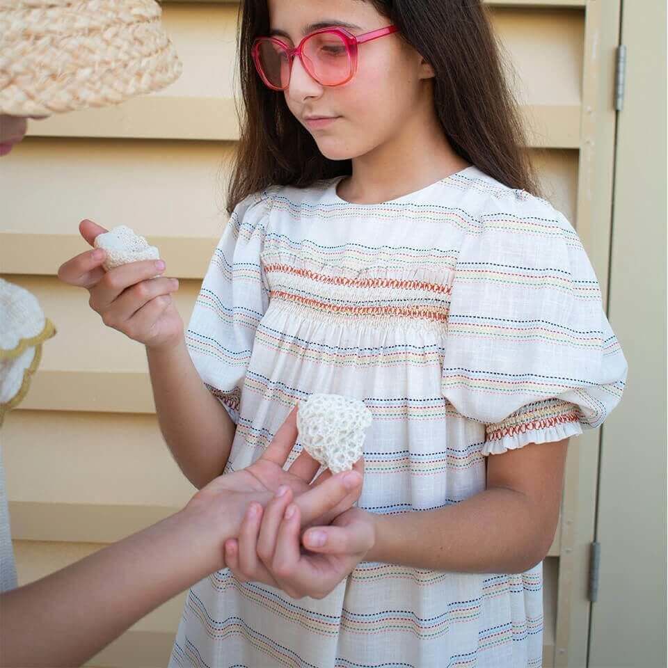 Pelin Elbise – Gökuşağı | Rengârenk Tasarımıyla Neşeli ve Şık Yazlık Model