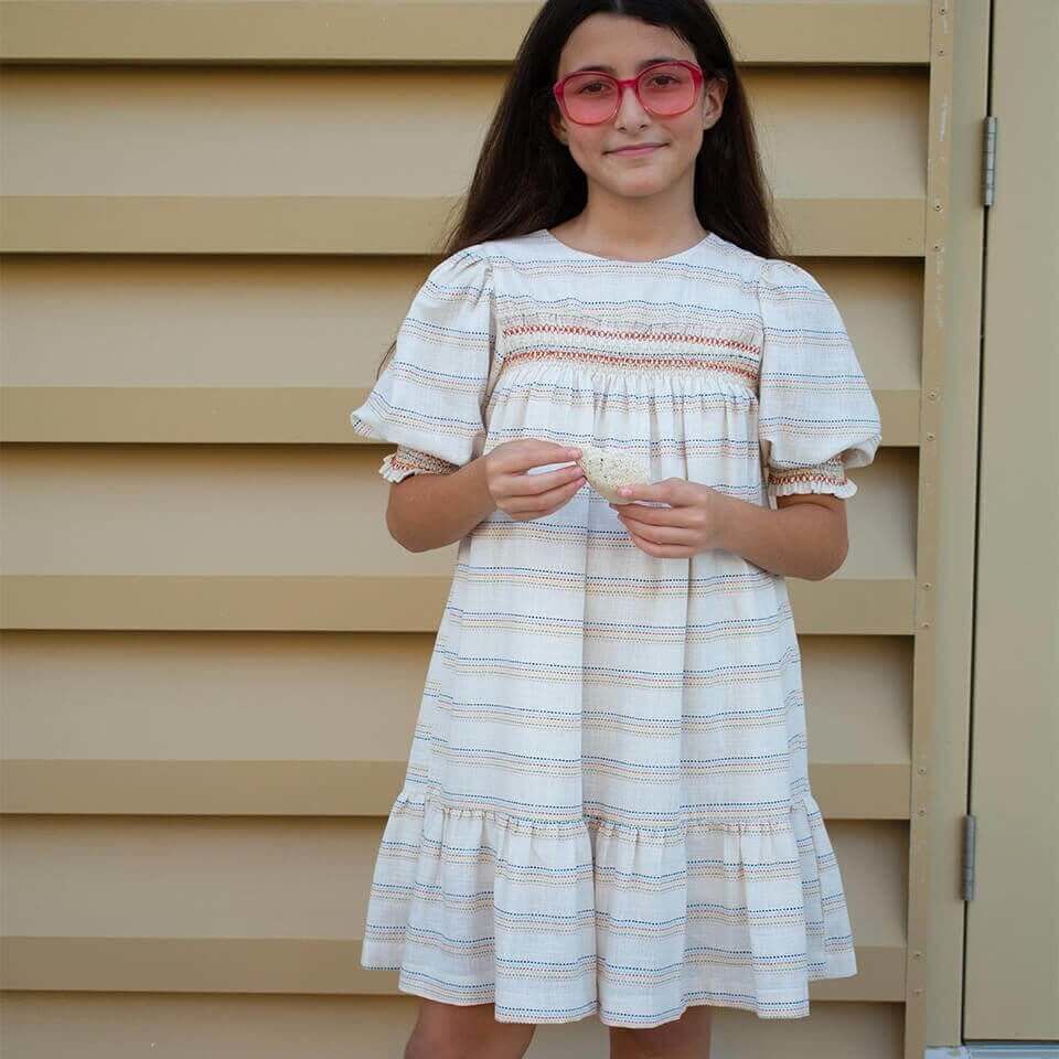 Pelin Elbise – Gökuşağı | Rengârenk Tasarımıyla Neşeli ve Şık Yazlık Model