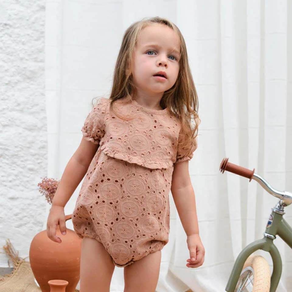 Bebek Tulum – Noor Pudra Dantel | Şık, Yumuşak ve Zarif Özel Gün Tasarımı